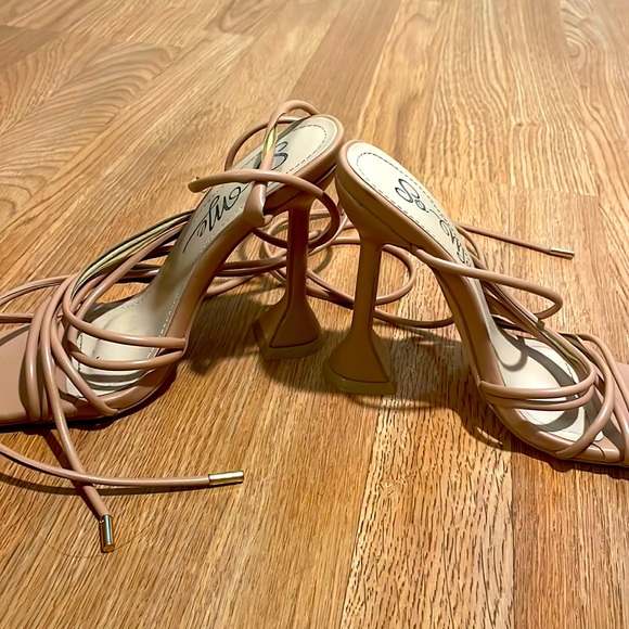 Nude strappy heels - Picture 5 of 7